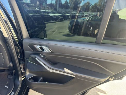 Used 2022 BMW X7 xDrive40i w/ Cold Weather Package AWD/4WD image 33