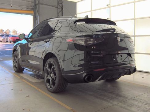 Used 2024 Alfa Romeo Stelvio Veloce image 2