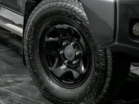 Used 2014 Toyota Tacoma 4x4 Double Cab w/ SR5 Package image 3
