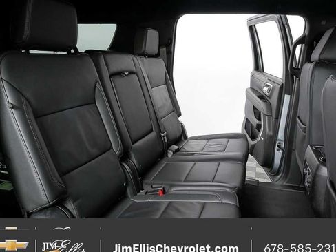 Certified 2024 Chevrolet Suburban LT RWD image 22