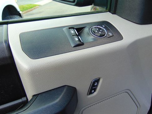 Used 2018 Ford F150 XL w/ Equipment Group 101A Mid AWD/4WD image 8