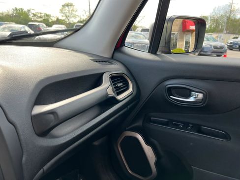 Used 2017 Jeep Renegade Sport w/ Power & Air Group AWD/4WD image 16