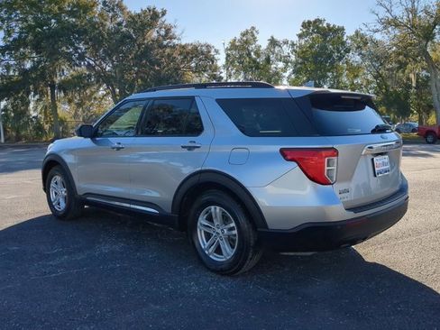 Used 2020 Ford Explorer XLT image 6