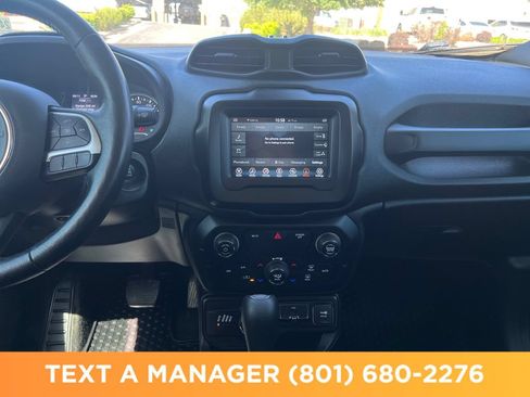 Used 2019 Jeep Renegade Latitude w/ Cold Weather Group AWD/4WD image 17
