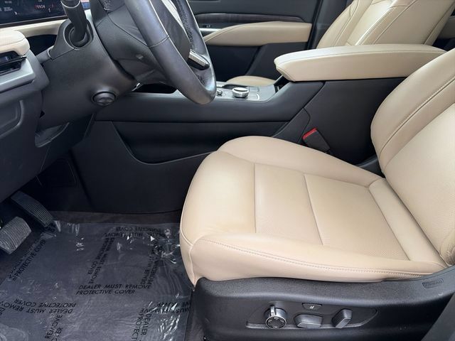 Certified 2024 Cadillac XT4 Premium Luxury w/ Technology Package FWD image 19