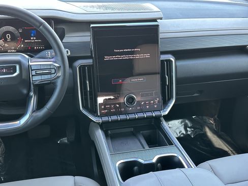 Used 2024 GMC Acadia Elevation image 15