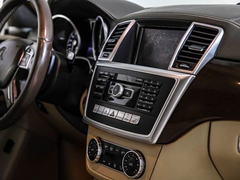 Used 2015 Mercedes-Benz GL 320 BlueTEC 4MATIC image 23