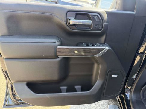Certified 2022 Chevrolet Silverado 1500 LTZ w/ LTZ Convenience Package II AWD/4WD image 19