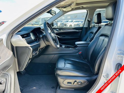 Used 2023 Jeep Grand Cherokee L Limited w/ Black Appearance Package image 3