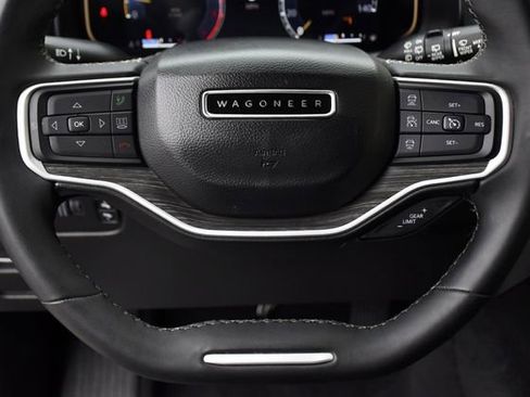 Used 2023 Jeep Wagoneer Series III w/ Premium Group I image 7