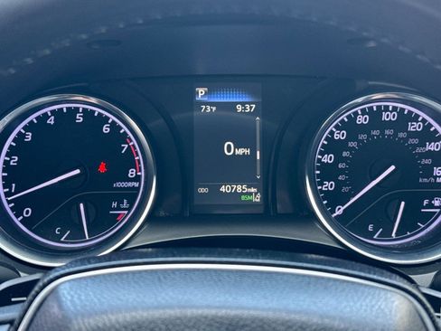 Used 2019 Toyota Camry SE w/ Convenience Package FWD image 39