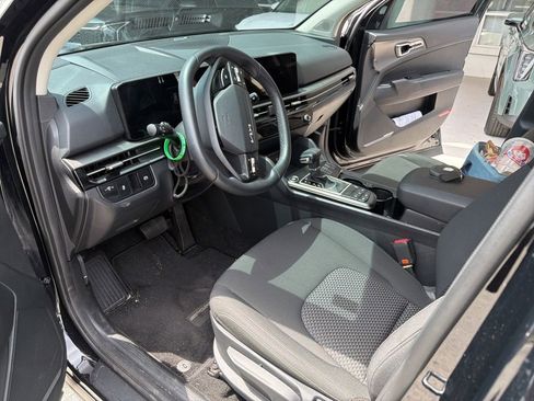 Used 2026 Kia Sportage LX FWD image 6