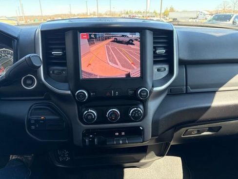 Used 2024 RAM 3500 Big Horn AWD/4WD image 17