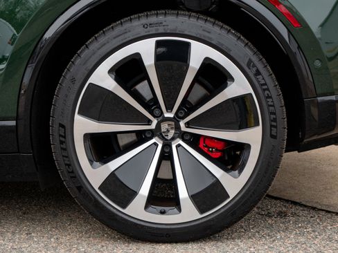 Used 2024 Porsche Macan Turbo Electric w/ Premium Package image 19