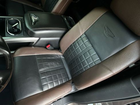 Used 2019 Nissan Titan Platinum Reserve image 13