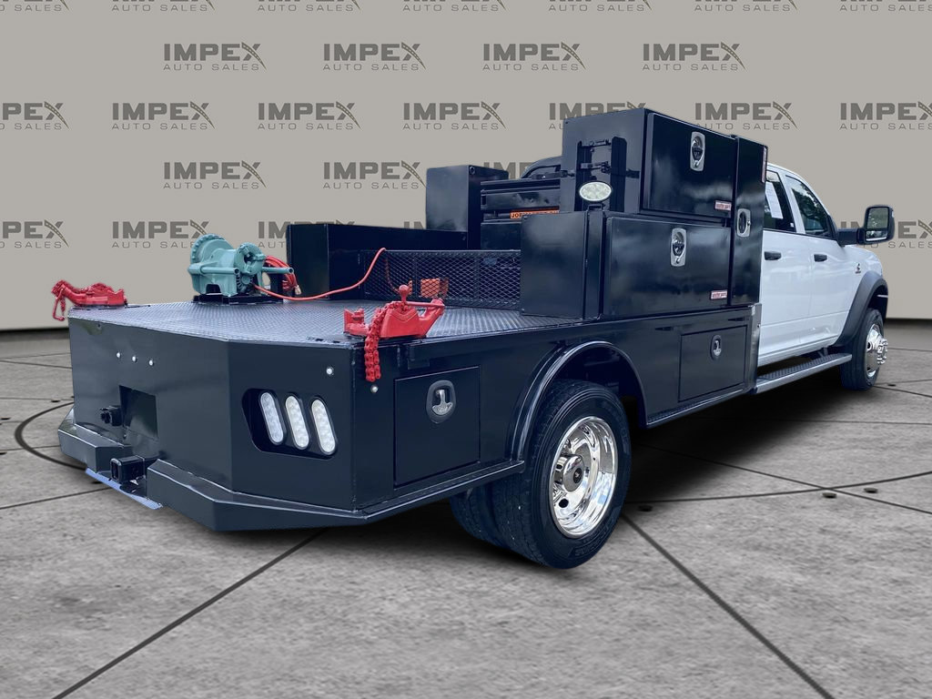 Used 2024 RAM 5500 Tradesman w/ Chrome Appearance Group AWD/4WD image 4