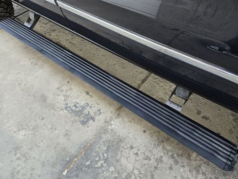 Used 2020 RAM 1500 Limited w/ Body Color Bumper Group image 4