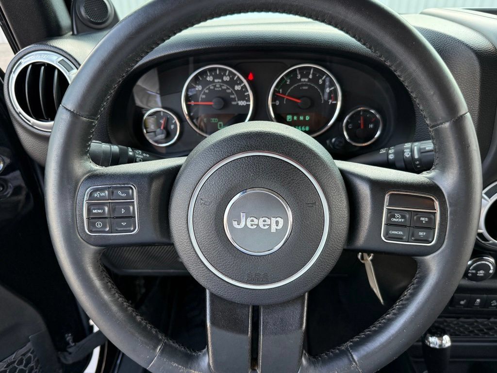 Used 2014 Jeep Wrangler Unlimited Sahara w/ Max Tow Package AWD/4WD image 18