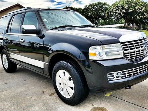 Used 2014 Lincoln Navigator 4WD image 11