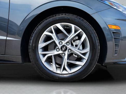 Certified 2023 Hyundai Sonata SEL w/ Convenience Package FWD image 9