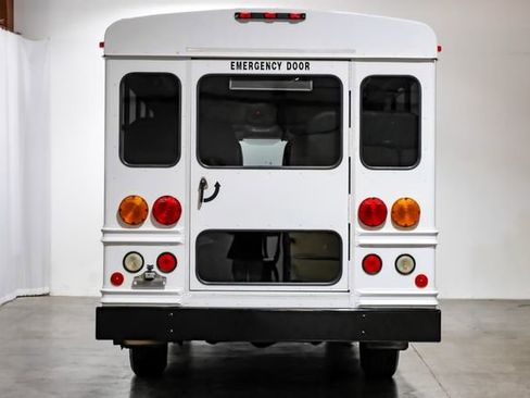 Used 2007 Chevrolet Express 3500 w/ School Bus Package image 19