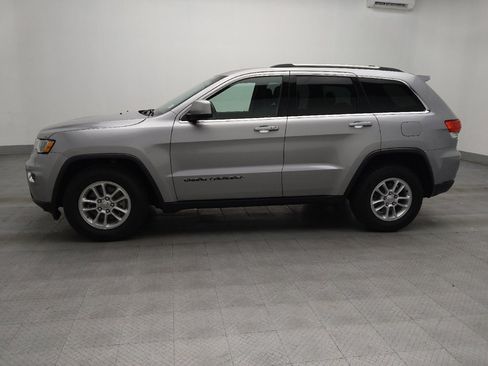 Used 2018 Jeep Grand Cherokee Laredo RWD image 2