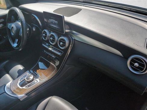 Used 2018 Mercedes-Benz GLC 300 4MATIC image 23
