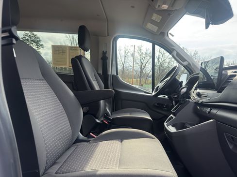 Used 2022 Ford Transit 350 XLT image 16
