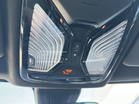 Used 2022 BMW X5 sDrive40i w/ Executive Package image 39