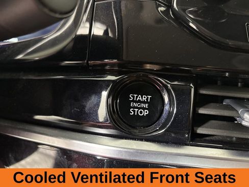 Used 2025 Nissan Pathfinder Platinum AWD/4WD image 17