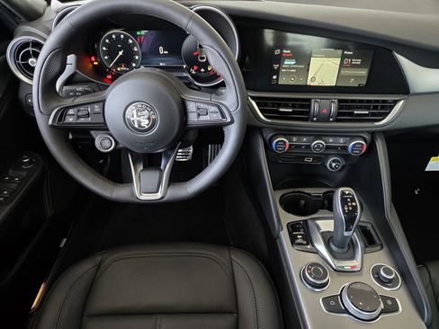 New 2025 Alfa Romeo Giulia AWD w/ Driving Assist Package image 9
