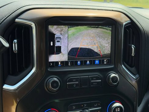 Used 2021 Chevrolet Silverado 1500 High Country w/ Technology Package AWD/4WD image 20