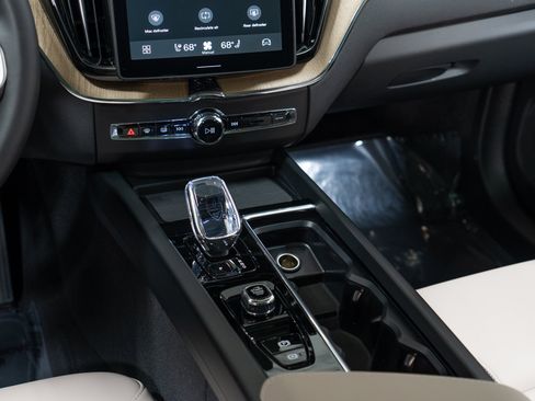 New 2026 Volvo XC60 T8 Plus w/ Climate Package AWD/4WD image 20