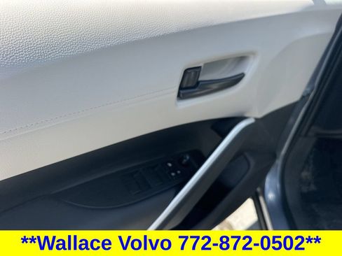 Used 2026 Toyota Corolla Cross LE FWD image 17