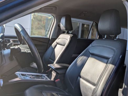 Used 2022 Ford Explorer XLT w/ Equipment Group 202A image 16