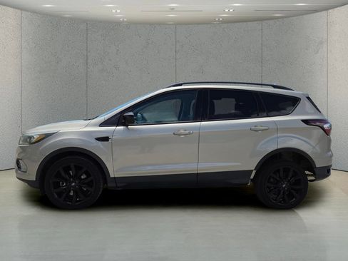 Used 2017 Ford Escape SE w/ SE Sport Appearance Package AWD/4WD image 9