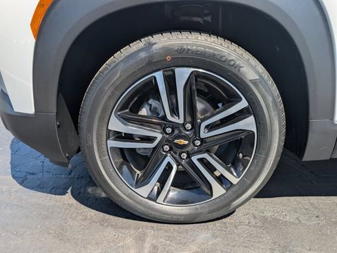 Used 2023 Chevrolet TrailBlazer LT FWD image 26