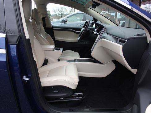 Used 2018 Tesla Model X 100D image 26