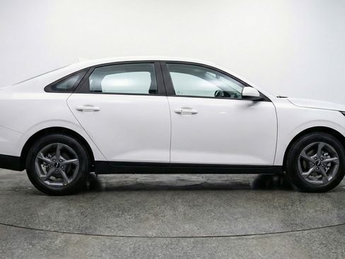 Used 2025 Kia K4 FWD image 11