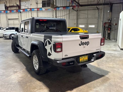 Used 2020 Jeep Gladiator Sport w/ Quick Order Package 24S AWD/4WD image 8