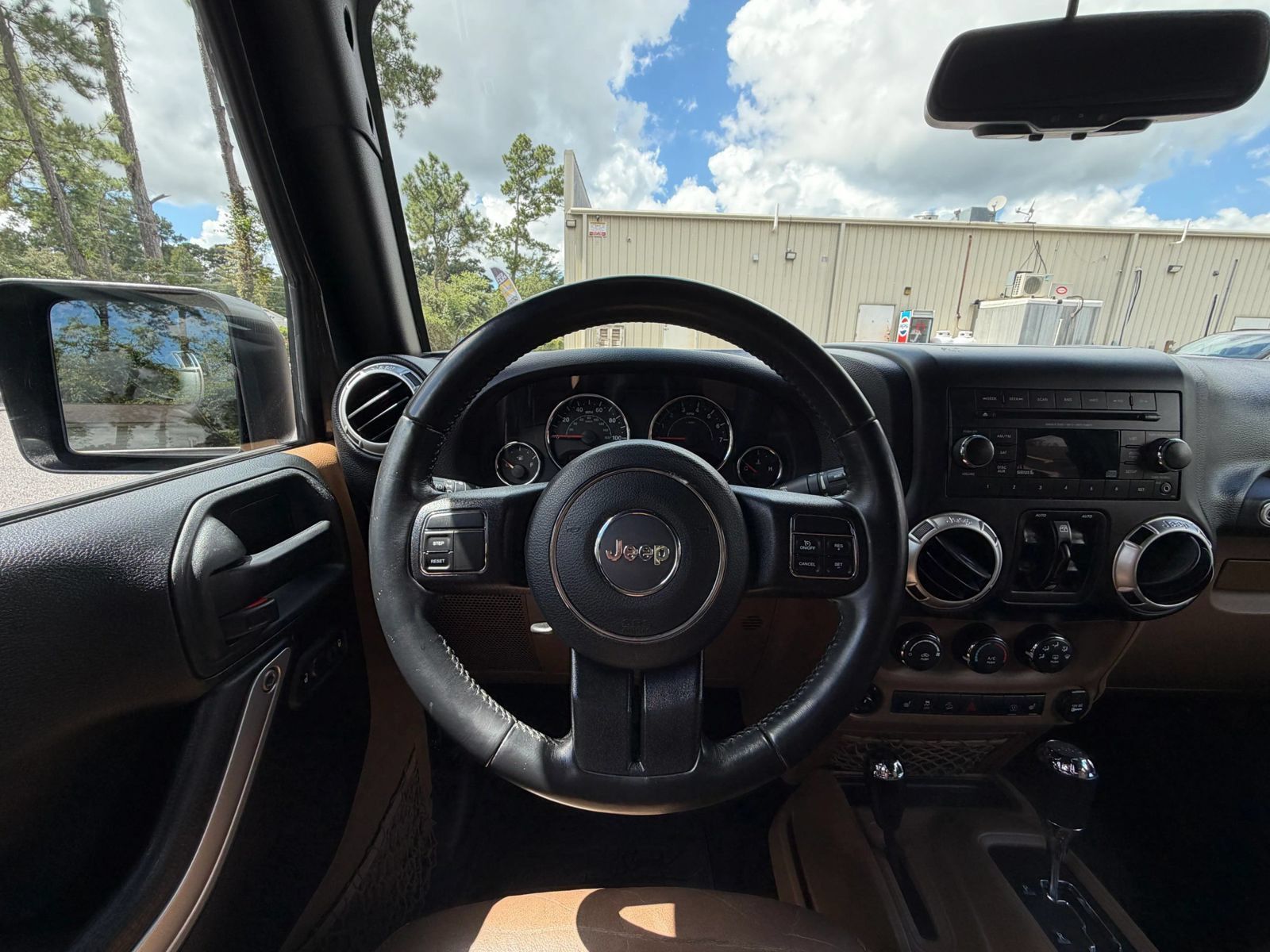 Used 2017 Jeep Wrangler Unlimited Sahara w/ Max Tow Package AWD/4WD image 12
