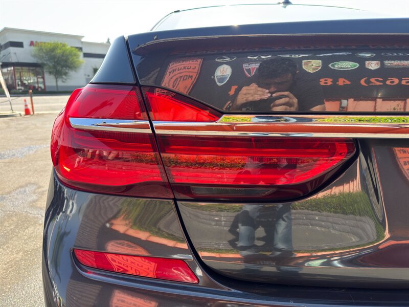 Used 2019 BMW 740i w/ M Sport Package RWD image 8