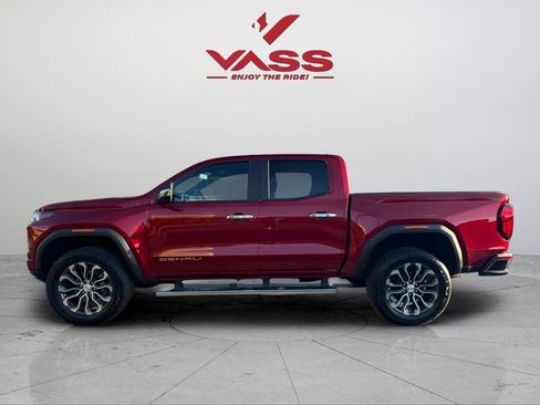 Used 2023 GMC Canyon Denali image 5