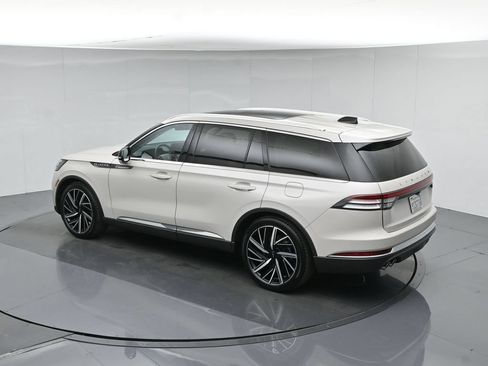 Used 2025 Lincoln Aviator Reserve w/ Equipment Group 201A AWD/4WD image 49