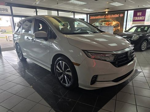 Used 2023 Honda Odyssey Touring image 3