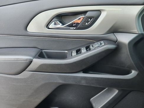 Used 2020 Chevrolet Traverse LS image 19