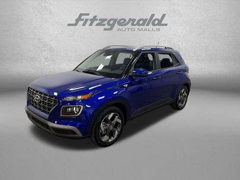 Used 2025 Hyundai Venue Limited FWD image 1