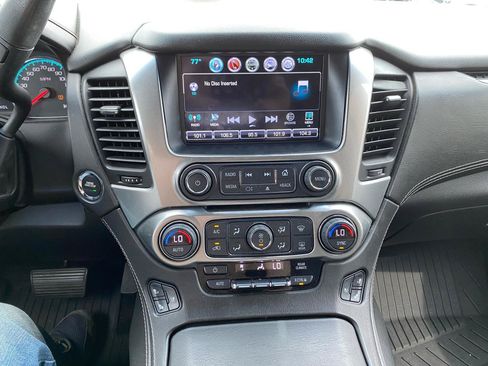 Used 2017 Chevrolet Suburban Premier AWD/4WD image 14