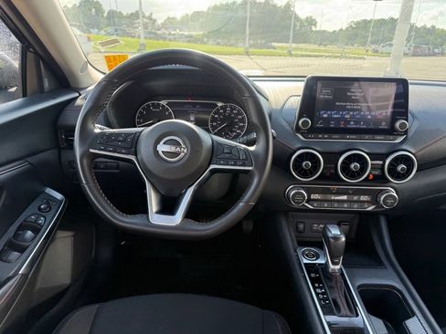 Used 2025 Nissan Sentra SR FWD image 7