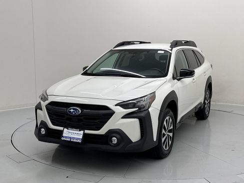Certified 2023 Subaru Outback Premium AWD/4WD image 1